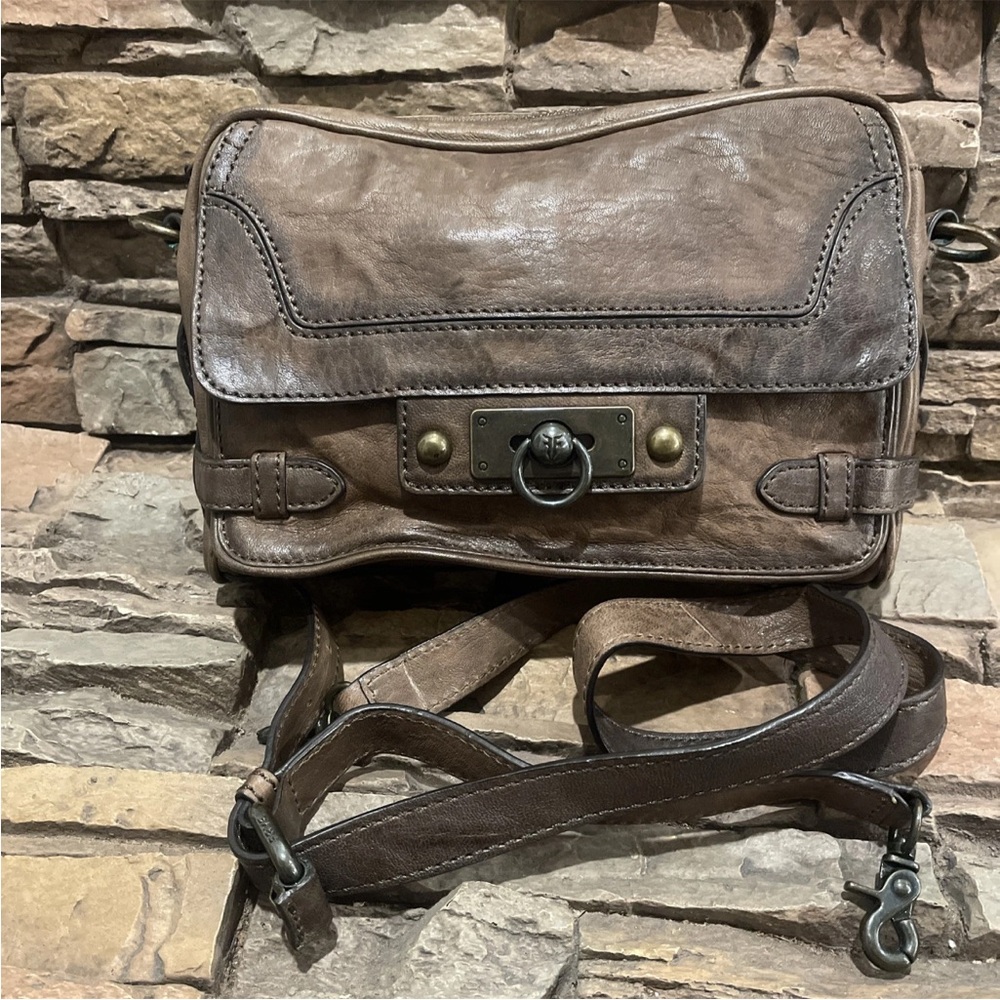 🤎🩶Frye Cameron Distressed Leather Crossbody Bag -Slate-